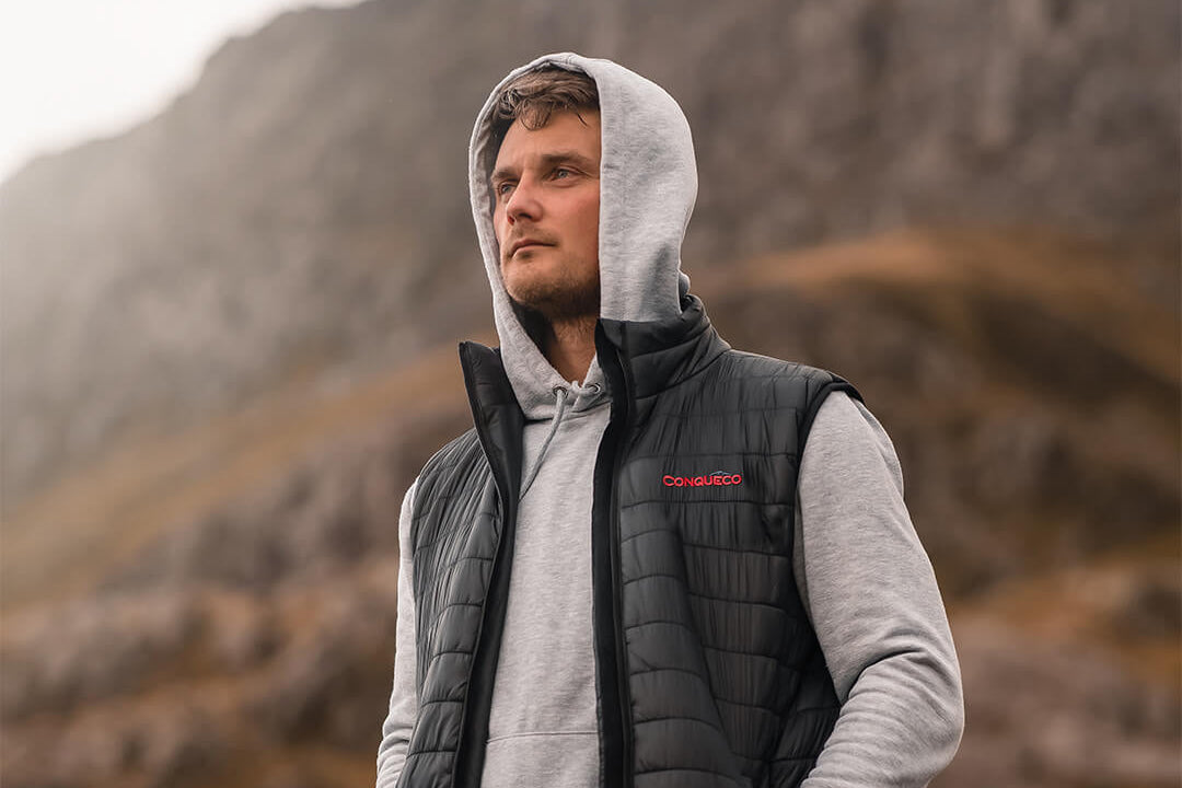 Conqueco men heated vest in winter